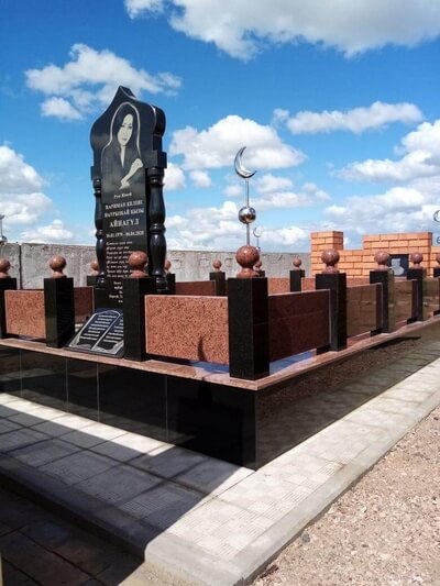 Мемориальные комплексы на могилу